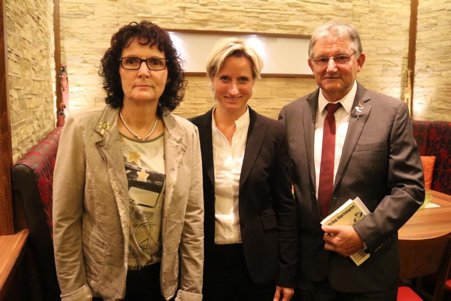 Ministerin Dr. Nicole Hoffmeister-Kraut MdL mit Carlo Auer und Elfriede Kurz 